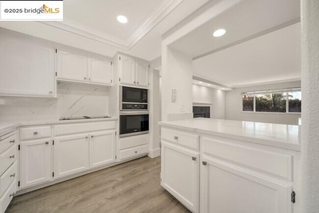 Building Photo - 905 Lido Cir
