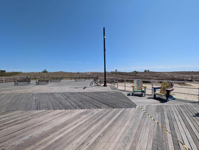 Building Photo - 3801 Boardwalk