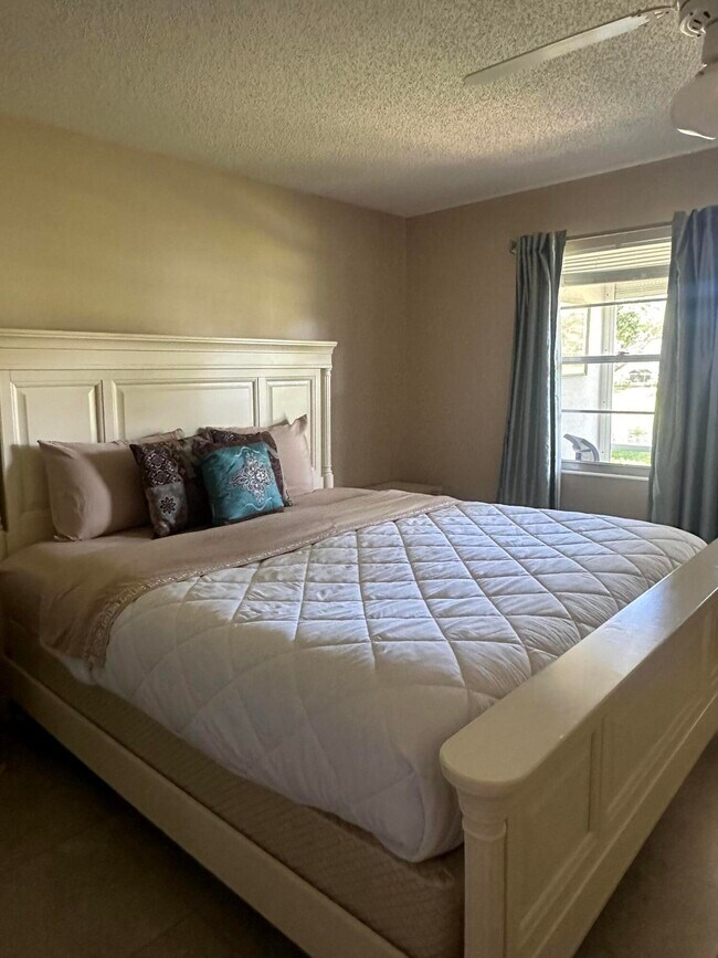 Building Photo - 51 Tilford C