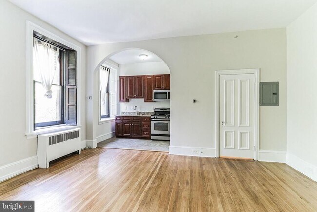 Building Photo - 2008 Spruce St