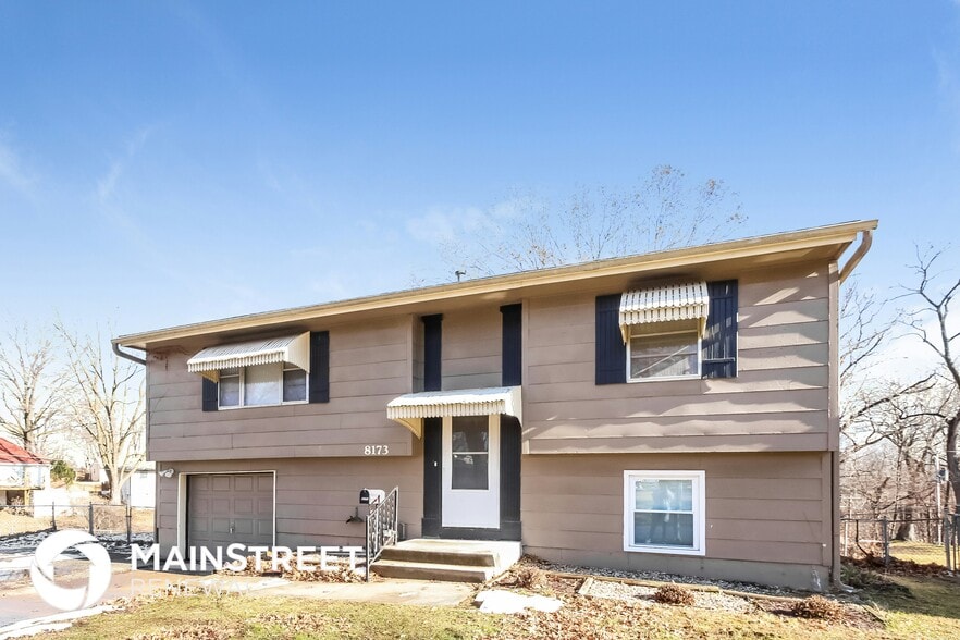 Building Photo - 8173 NE San Rafael Dr