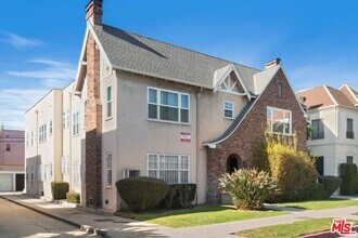 Building Photo - 643 S Detroit St