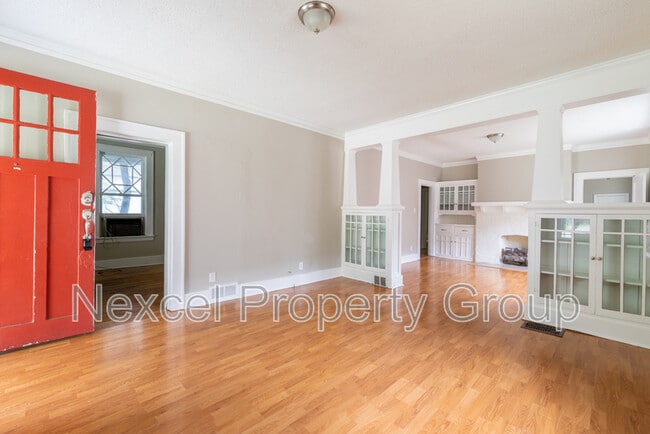 Building Photo - 2004 Walker Ave