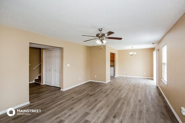 Building Photo - 10305 Cadogan Dr, Indianapolis, IN 46236