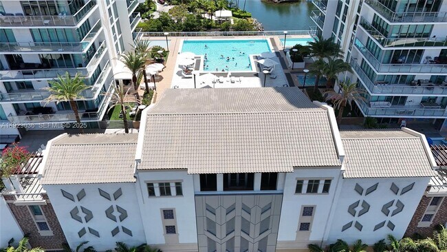 Building Photo - 300 Sunny Isles Blvd