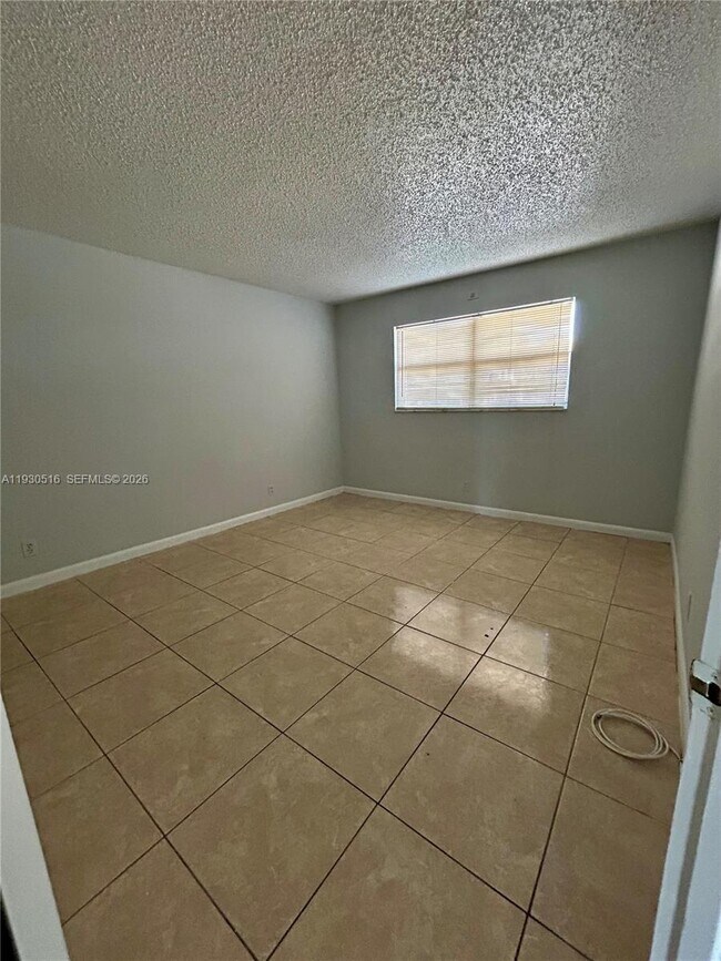 Building Photo - 8010 N Colony Cir