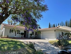 Building Photo - 1905 Los Cerros Dr