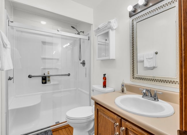 Building Photo - Fully furnished 3 bedroom, 2 bath home!
