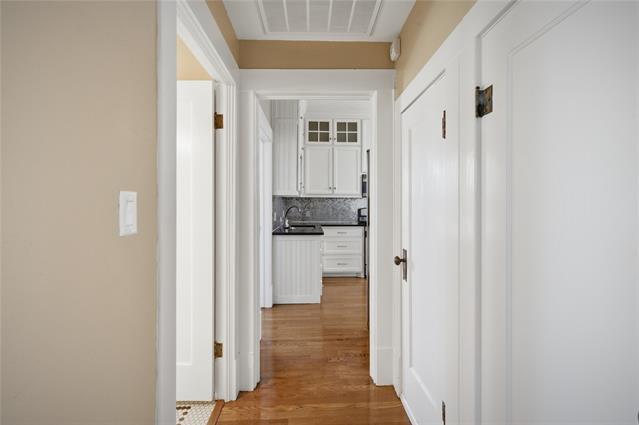 Building Photo - 1231 W Main St