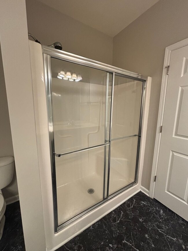 Building Photo - 3rd Level 3 Bedroom Condo in Ballantyne