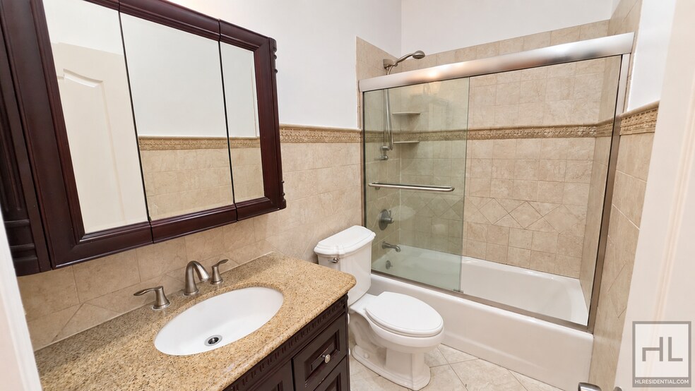 Building Photo - Bright Whitestone 3-Bedroom with Vaulted Ceilings & a Covered Balcony