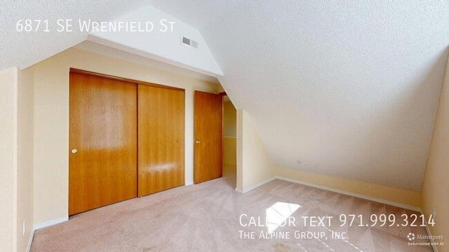 Building Photo - 6871 SE Wrenfield St