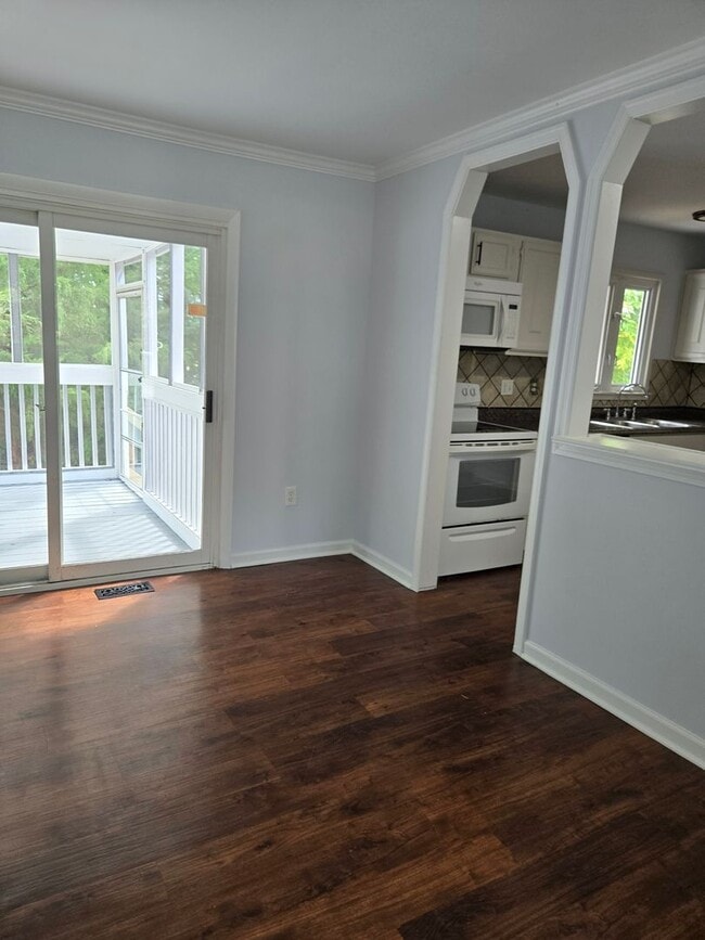 Building Photo - Single Family Home in Dale City