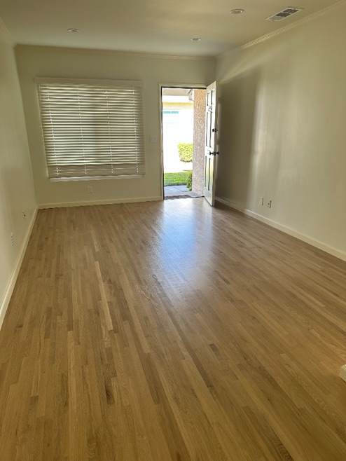 Building Photo - 2580-2580 N Brighton St