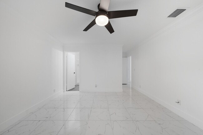 Building Photo - 1443 SW 27th Ave