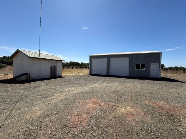 Building Photo - 27840 7 Mile Ln