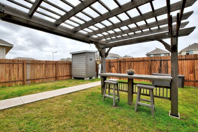 Building Photo - 4616 Inicio Ln