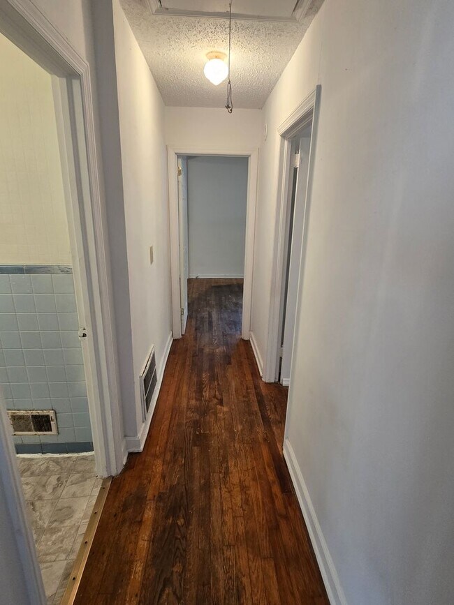 Building Photo - Decker Boulevard-International Corridor