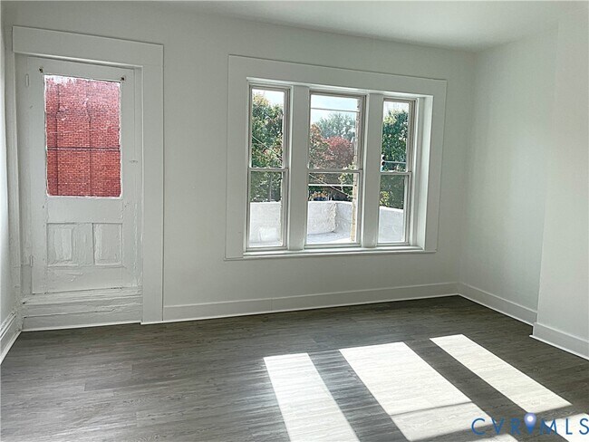 Building Photo - 102 N Lombardy St