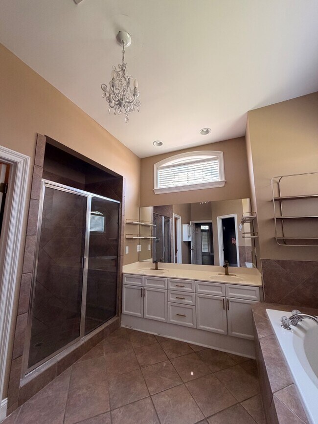 Building Photo - 9342 Wrens Way