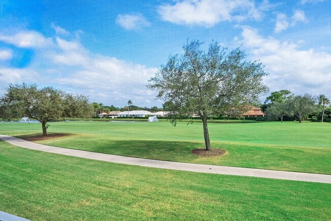 Building Photo - 114 Palm Point Cir