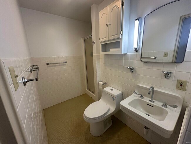 Building Photo - 665 St Mary's Dr