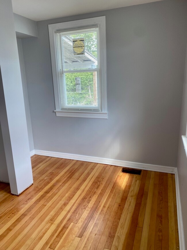 Building Photo - 11 N Colonial Dr