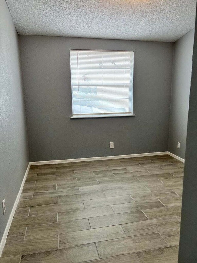 Building Photo - 1504B Monte Sanders Ln
