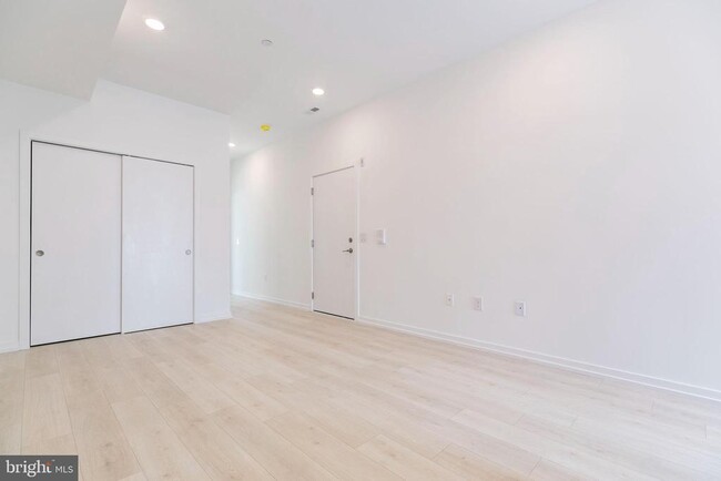 Building Photo - 1230 N Taney St