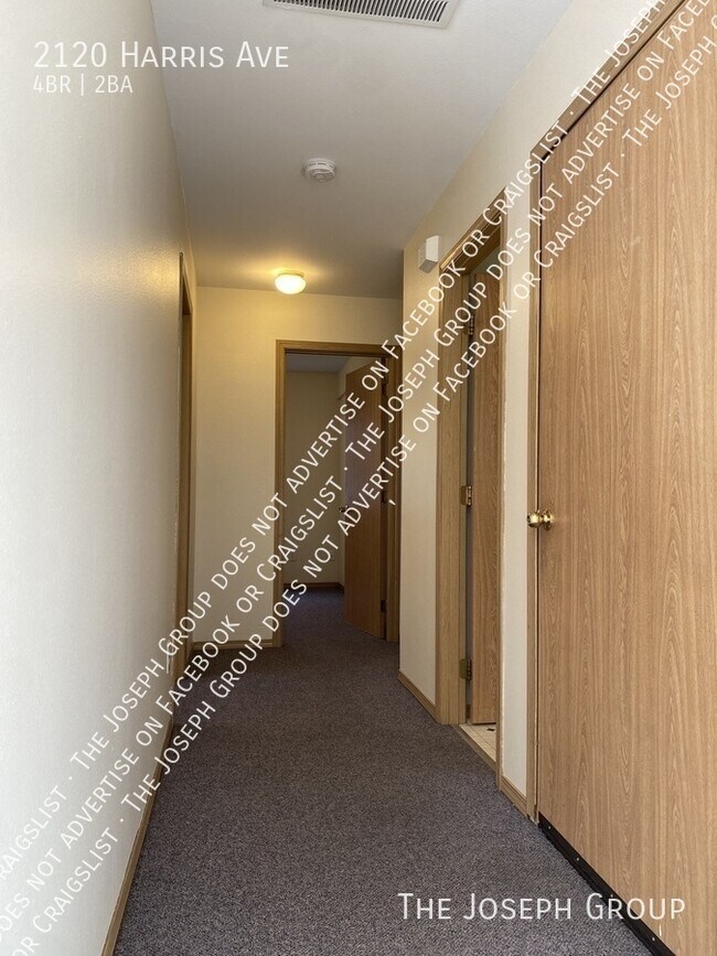 Building Photo - 2120 Harris Ave