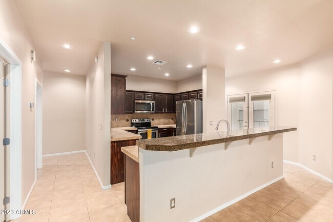 Building Photo - 16734 E La Montana Dr