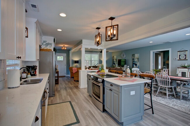 Building Photo - 6262 Ware Neck Rd