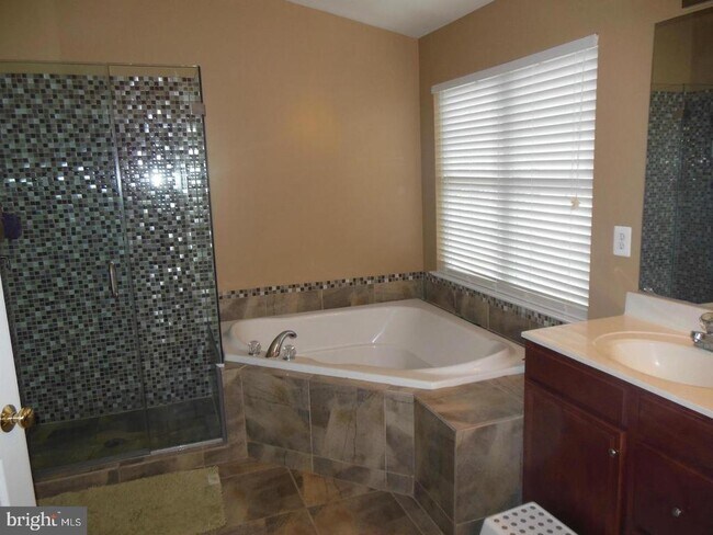 Building Photo - 25838 Norrington Square