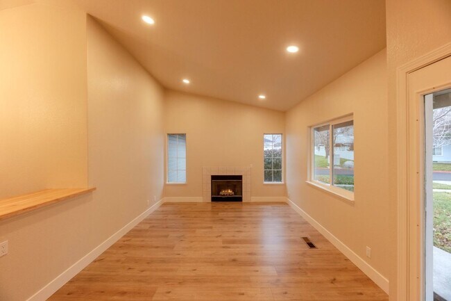 Building Photo - BEAUTIFULLY UPDATED CRYSTAL LAKES HOME WITH PRIVATE BACKYARD, RESORT-STYLE AMENITIES & PRIME SOUT...