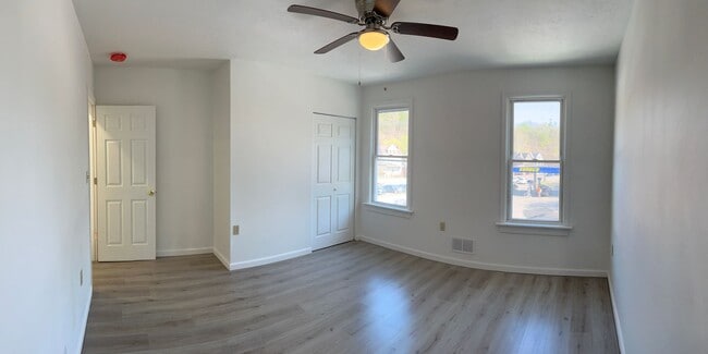 Building Photo - Newly Remodeled 2 Bedroom House