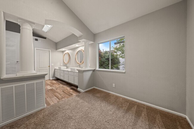 Building Photo - Luxury 4-Bedroom Home with Designer Upgrad...