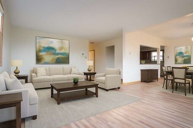 Building Photo - 8418 W Oak Ave