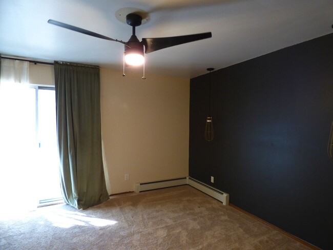 Building Photo - Cozy Townhome in North Longmont Rent inclu...