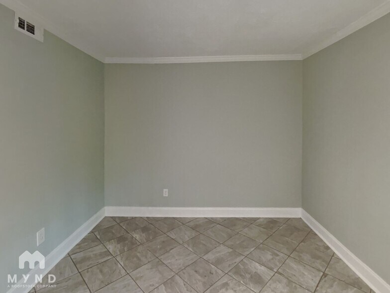 Building Photo - 6608 Park Ave