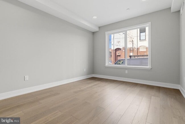 Building Photo - 1111 S 24th St