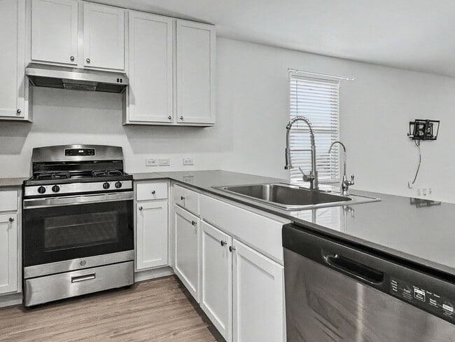 Building Photo - Charming Single-Story Converse Home