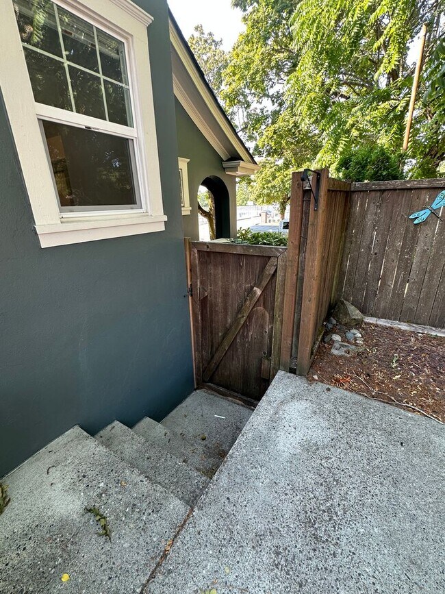 Building Photo - 4022 N 28th St