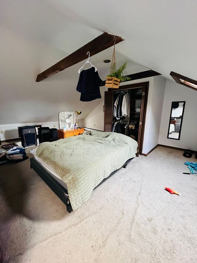 Building Photo - 366 Hamilton St