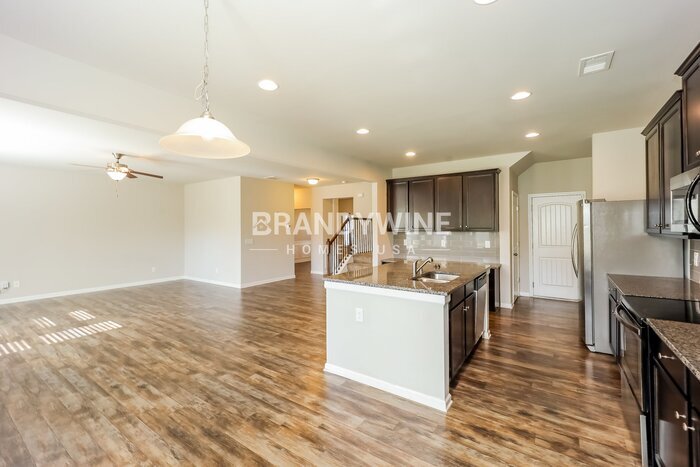 Building Photo - 31 Cliffbriar Terrace