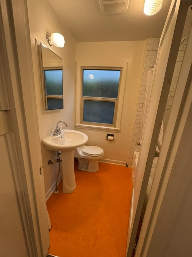 Building Photo - 815 N 36th St