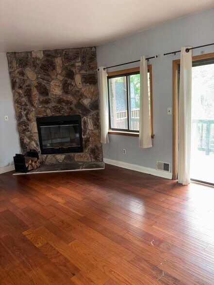 Building Photo - 2H Brookside Hts