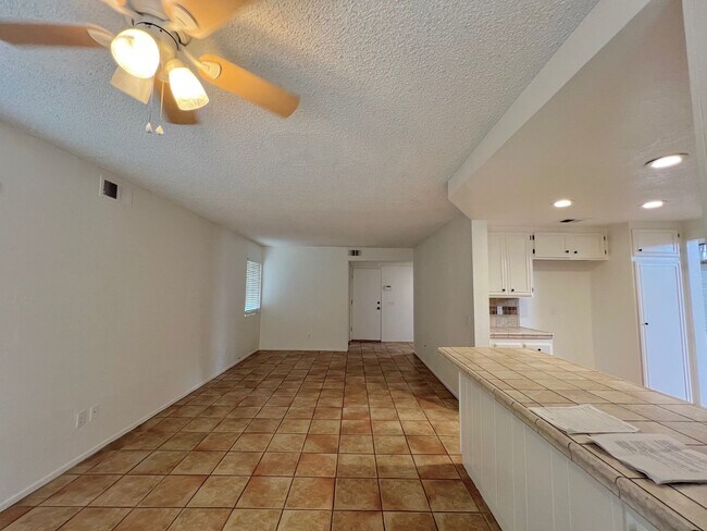 Building Photo - **Beautiful Lake Elsinore 3 Bdrm 2.5 Baths...