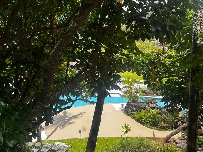 Building Photo - 1 bedroom in Highly Desirable building in Hawaii Kai