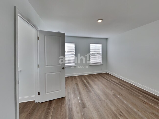 Building Photo - 212 Argea Dr