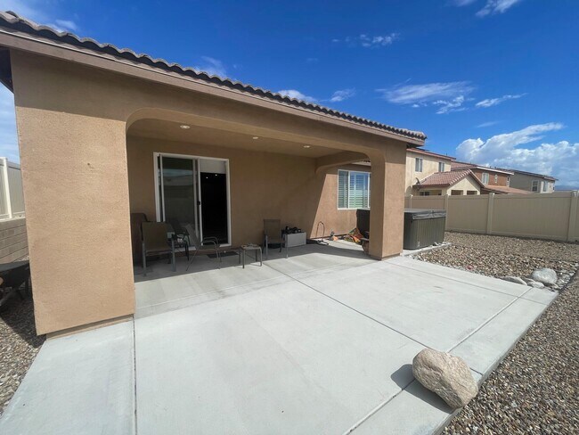 Building Photo - 62781 Kitetail Dr